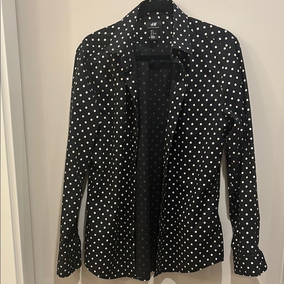 Womens size medium, H&M Black Polka Dot blouse - Picture 1 of 8